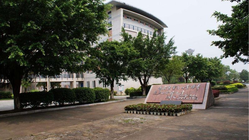 上海电阻定制加工流程：揭秘定制电阻的奥秘
